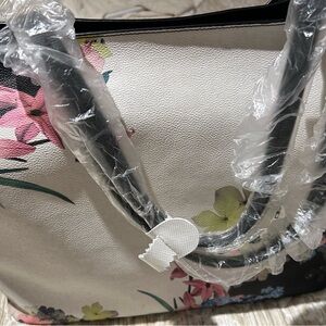 Floral Women's Bag - Black and White